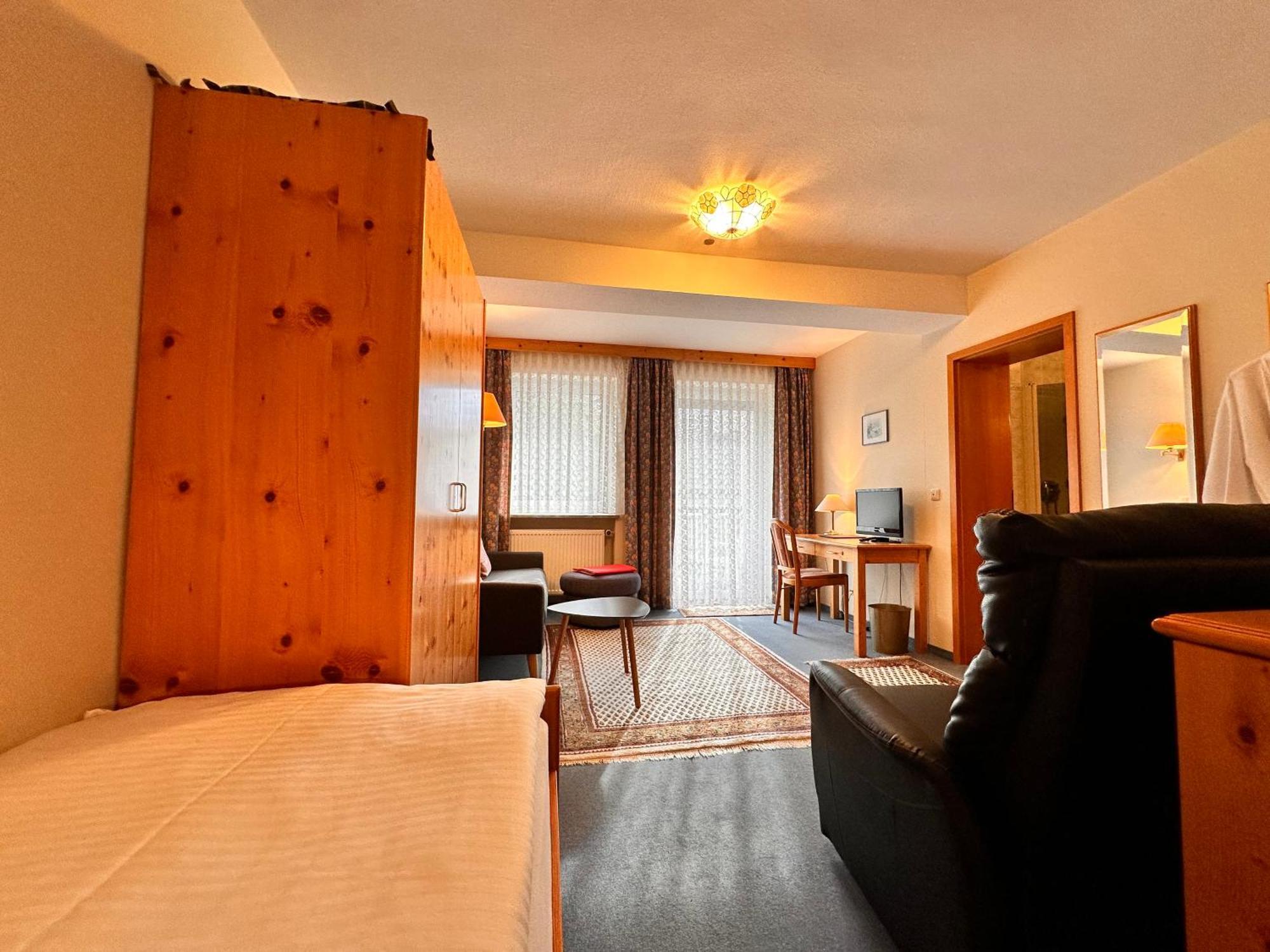 Pension Zum Loewen, Parkplatz, Fruehstueck, Wlan, Zentral บาด ชเตเบิน ภายนอก รูปภาพ