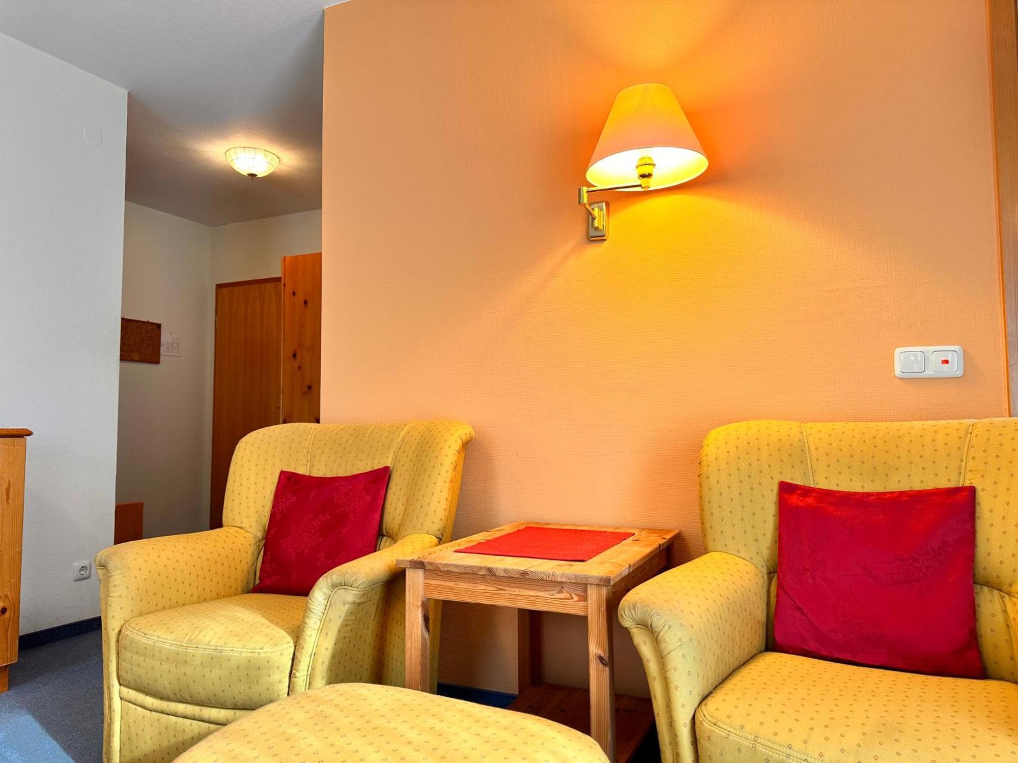 Pension Zum Loewen, Parkplatz, Fruehstueck, Wlan, Zentral บาด ชเตเบิน ภายนอก รูปภาพ