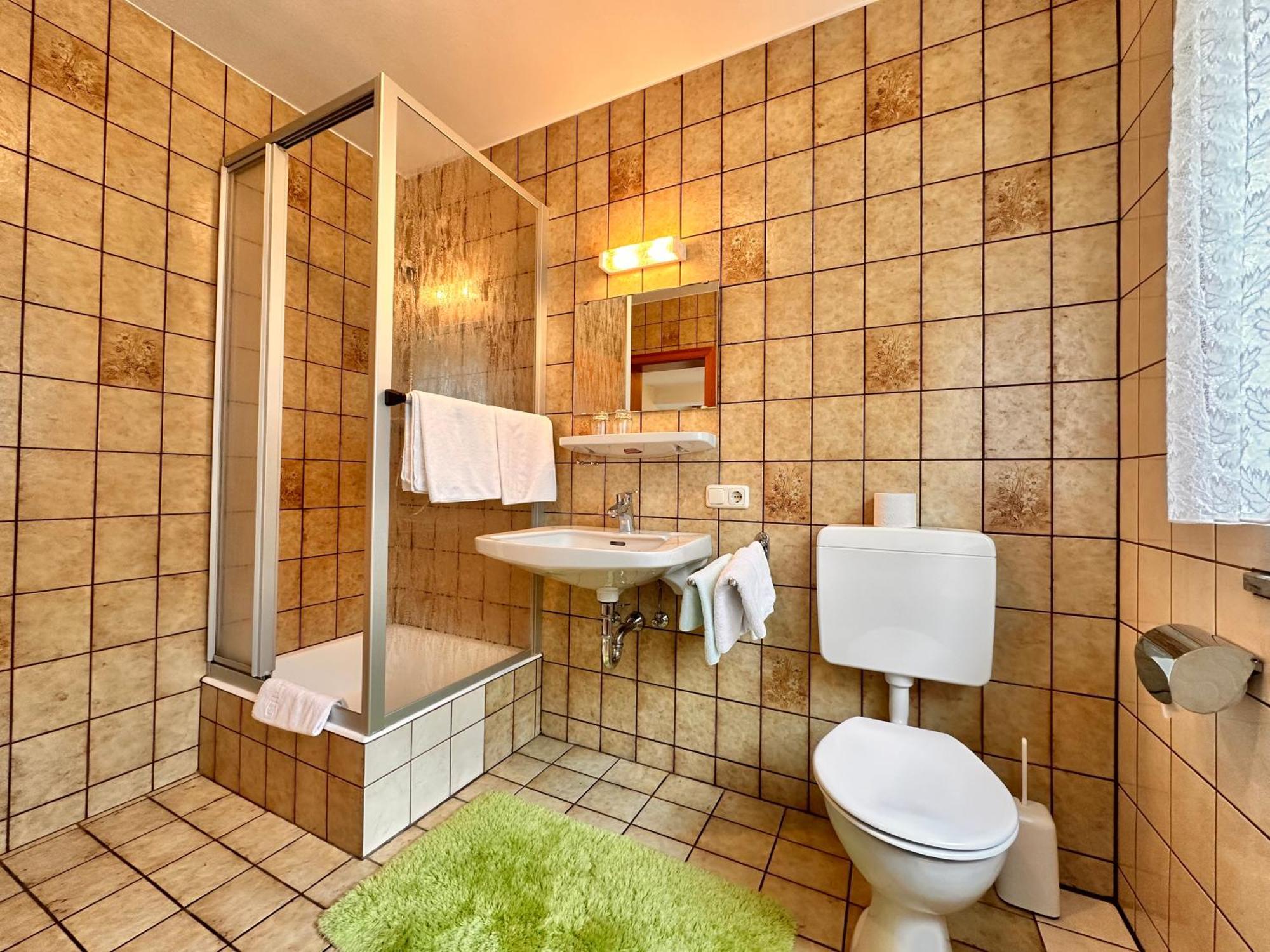 Pension Zum Loewen, Parkplatz, Fruehstueck, Wlan, Zentral บาด ชเตเบิน ภายนอก รูปภาพ