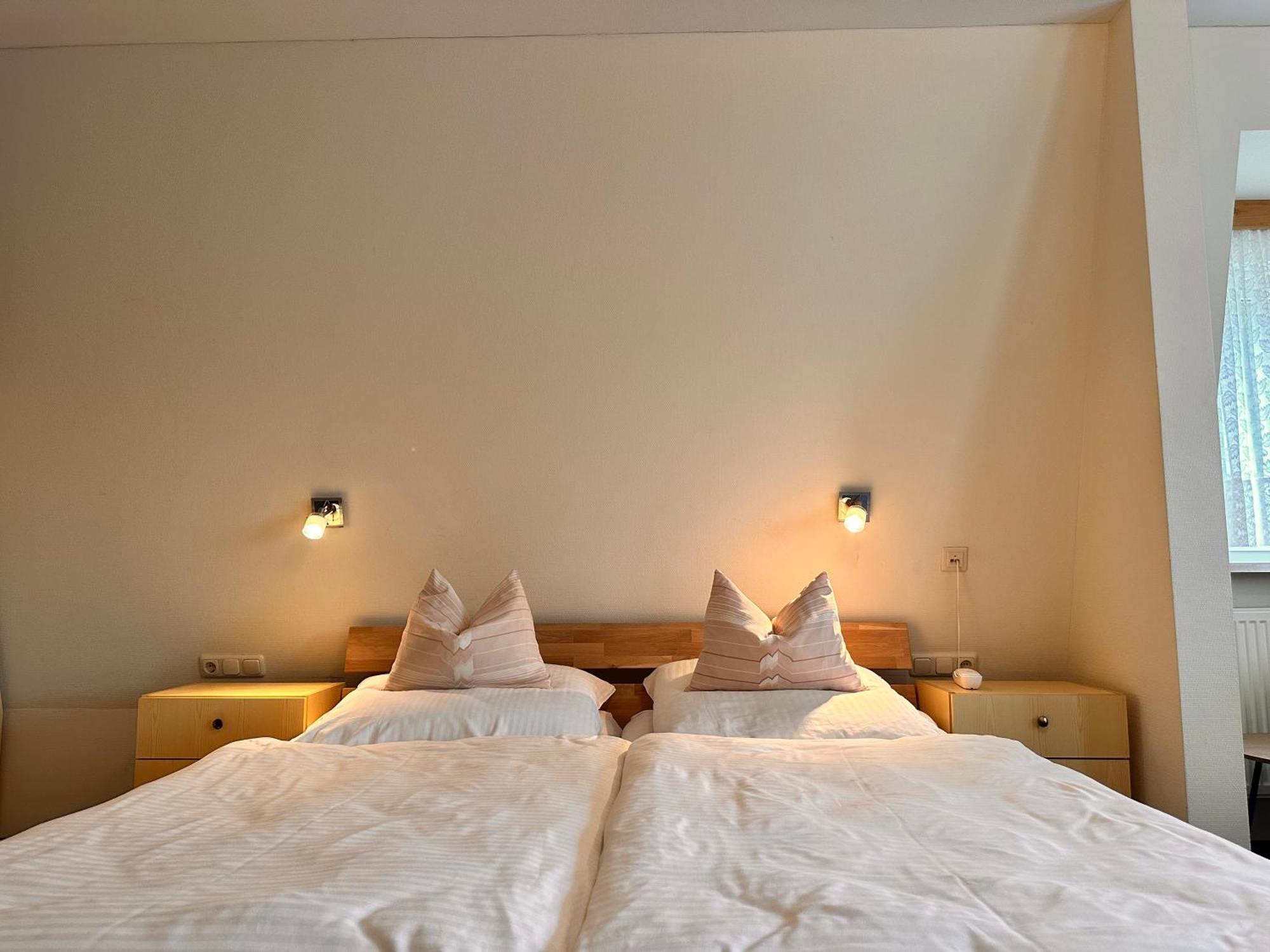 Pension Zum Loewen, Parkplatz, Fruehstueck, Wlan, Zentral บาด ชเตเบิน ภายนอก รูปภาพ
