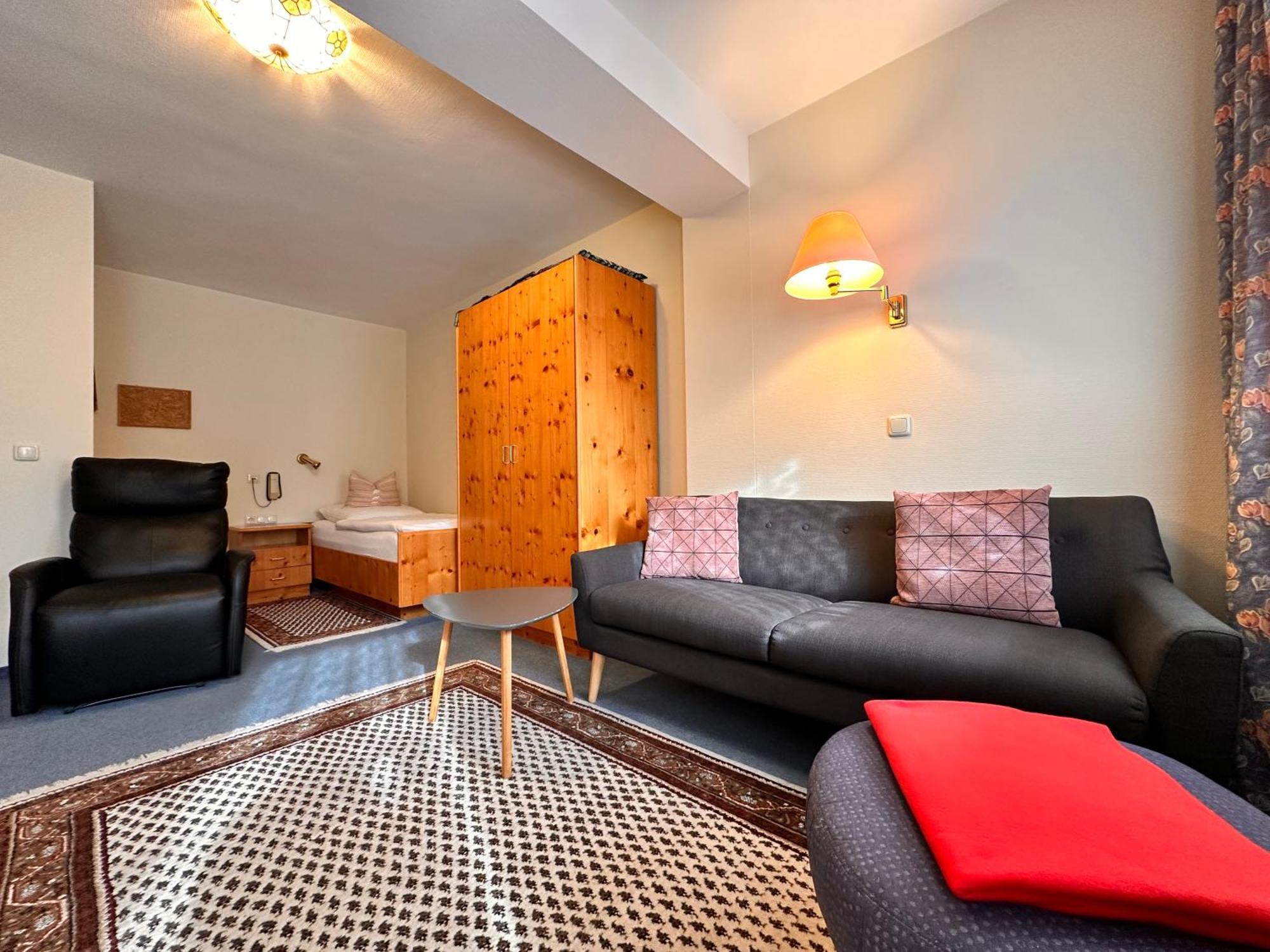 Pension Zum Loewen, Parkplatz, Fruehstueck, Wlan, Zentral บาด ชเตเบิน ภายนอก รูปภาพ