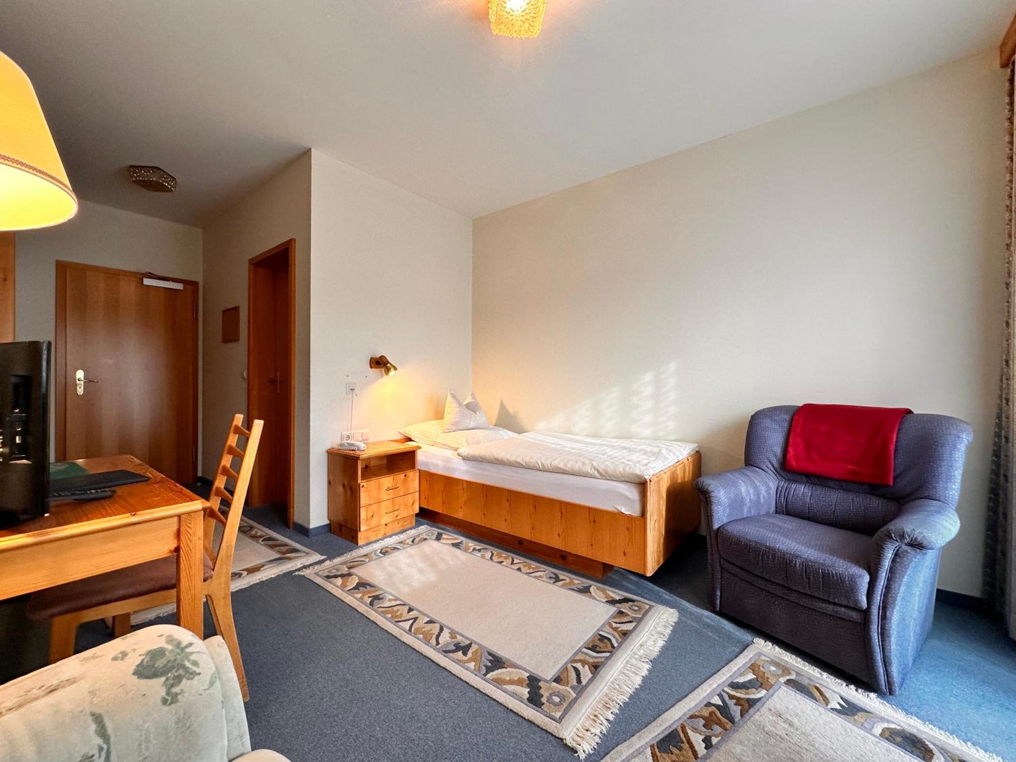 Pension Zum Loewen, Parkplatz, Fruehstueck, Wlan, Zentral บาด ชเตเบิน ภายนอก รูปภาพ