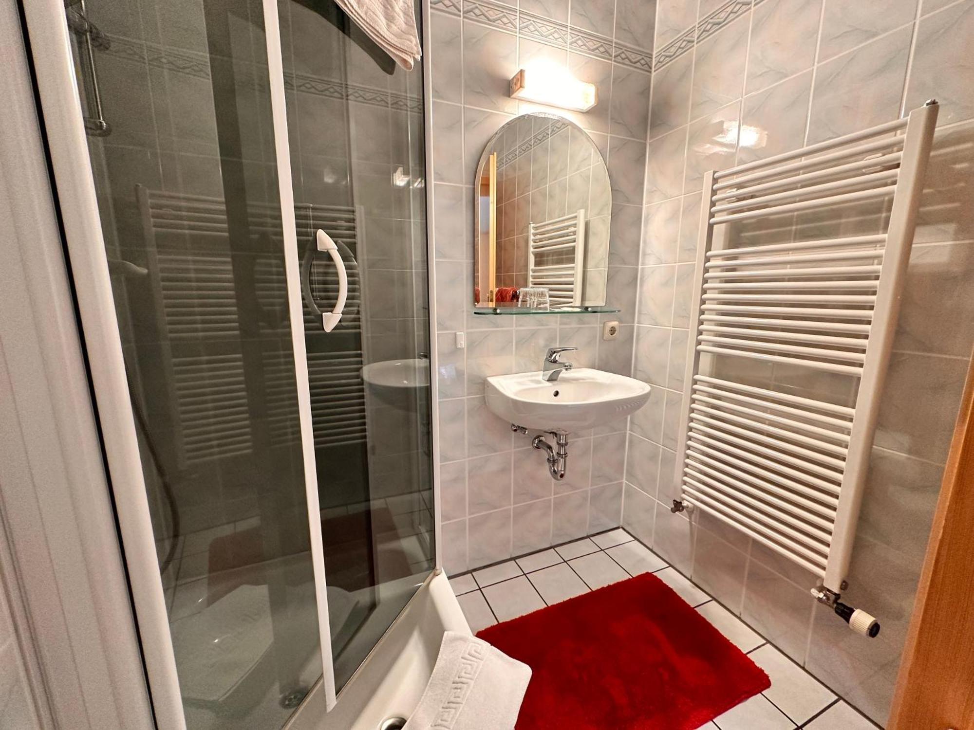 Pension Zum Loewen, Parkplatz, Fruehstueck, Wlan, Zentral บาด ชเตเบิน ภายนอก รูปภาพ