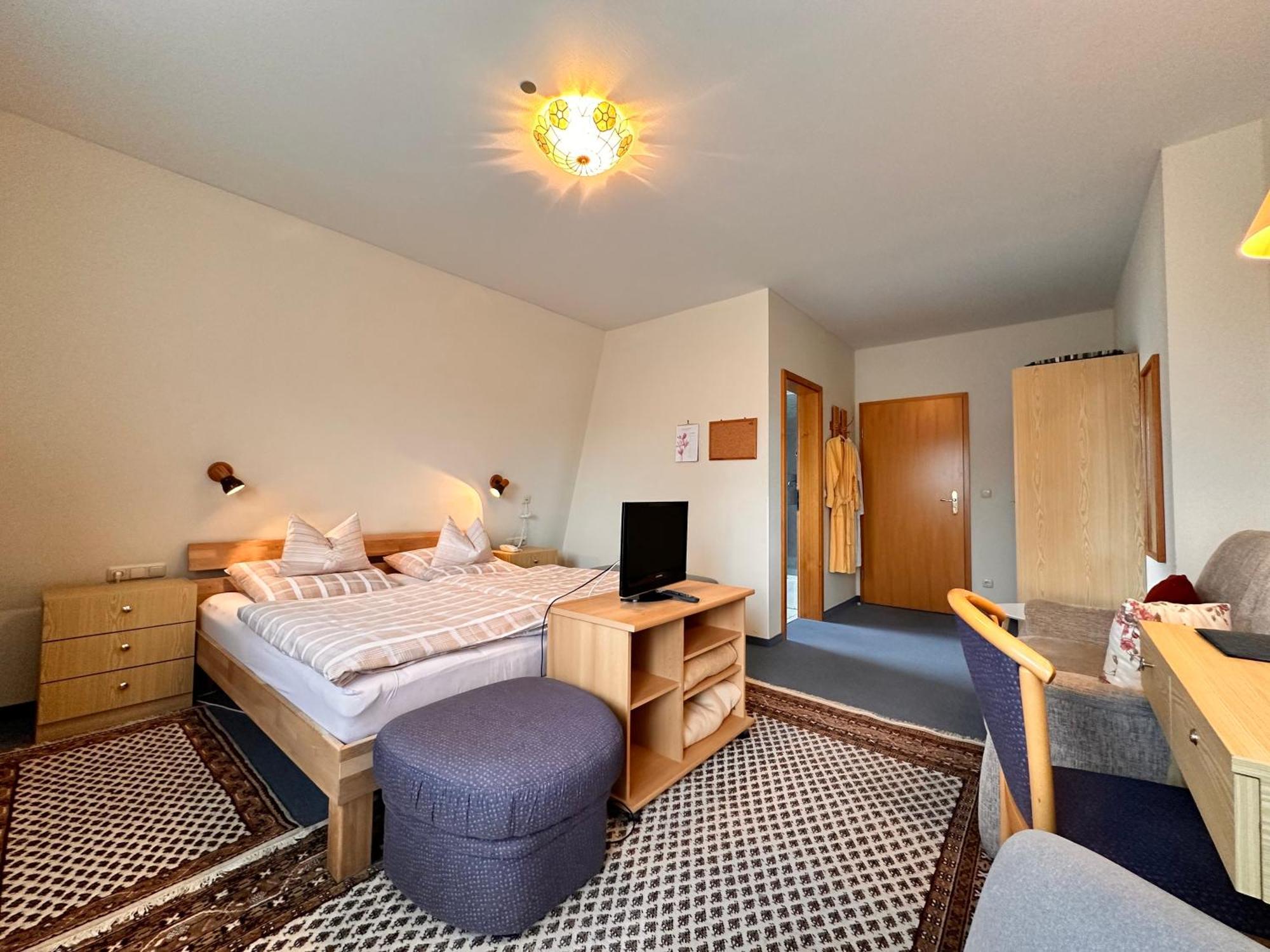 Pension Zum Loewen, Parkplatz, Fruehstueck, Wlan, Zentral บาด ชเตเบิน ภายนอก รูปภาพ