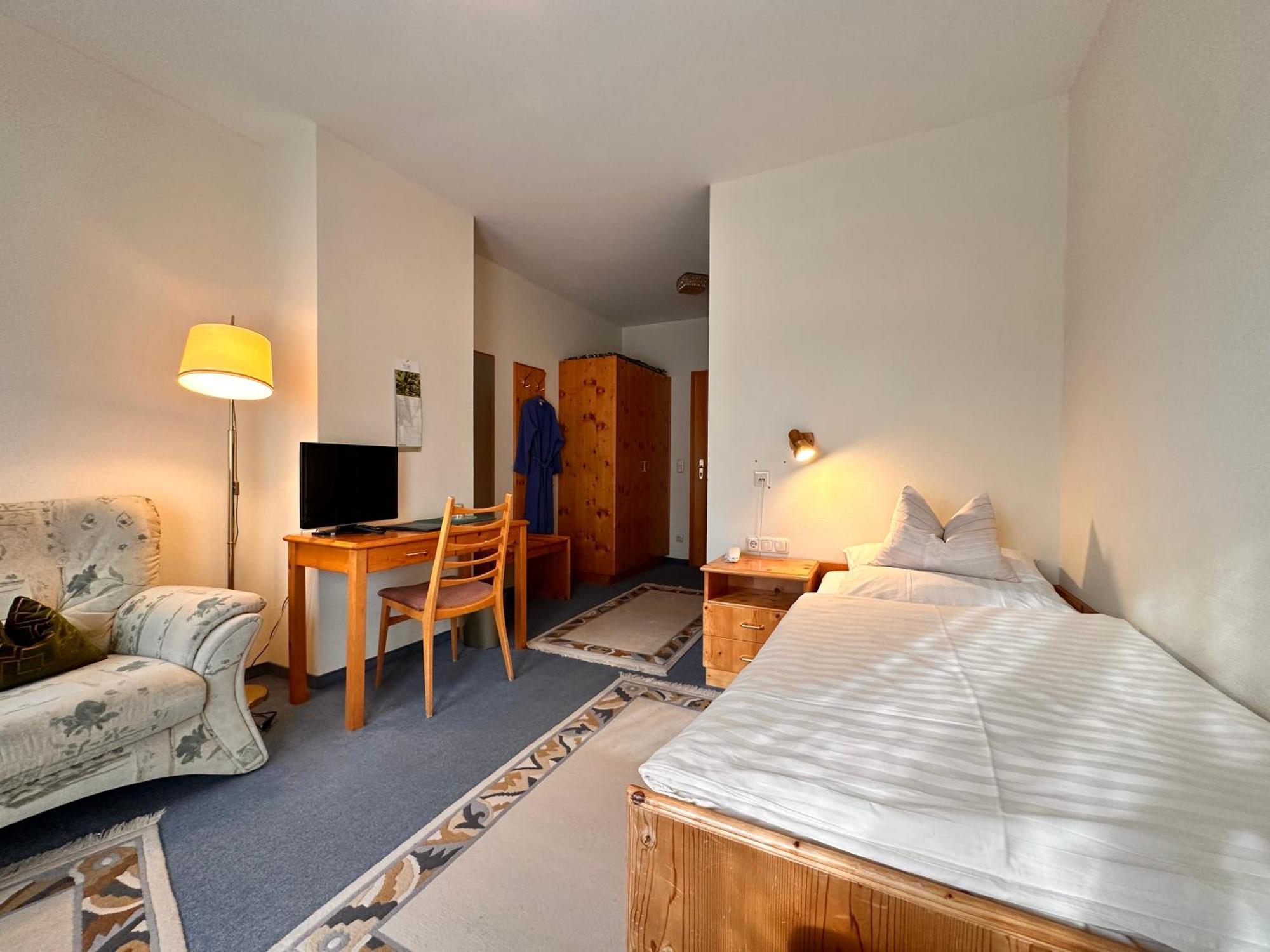 Pension Zum Loewen, Parkplatz, Fruehstueck, Wlan, Zentral บาด ชเตเบิน ภายนอก รูปภาพ